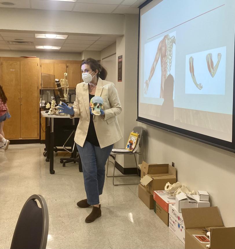 Dr. Laurie Reitsema taught them how bones and muscles work together, helping them understand how they can move, jump, and play!